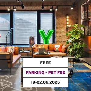 Hotel Moxy Praga, Varsovia